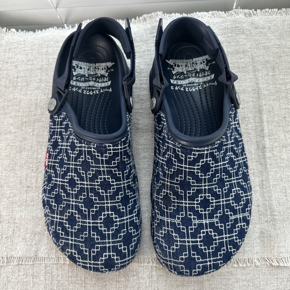 Levi's x Crocs All Terrain Clog M12 Dark Wash Denim Sashiko 208917-410 - Picture 2 of 8